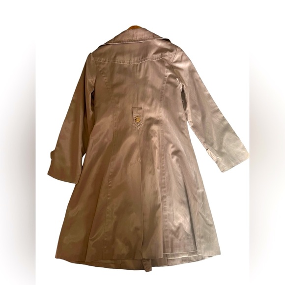 SOLD Authentic Burberry London Trench - Picture 3 of 6